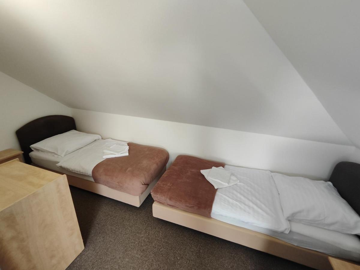 Hotel Stara Skola Mezná Eksteriør bilde