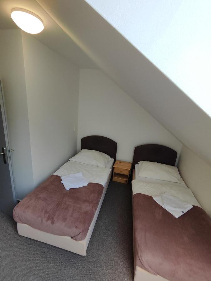 Hotel Stara Skola Mezná Eksteriør bilde